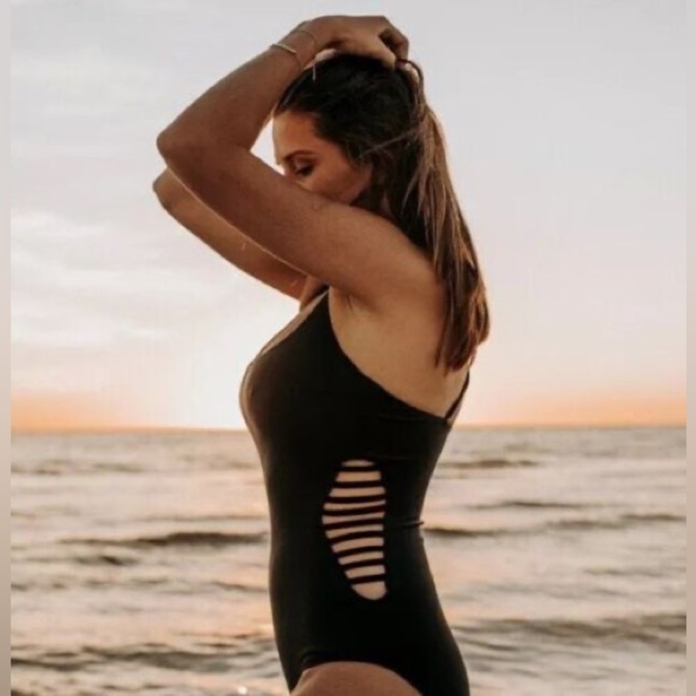 Black Albion Fit One Piece